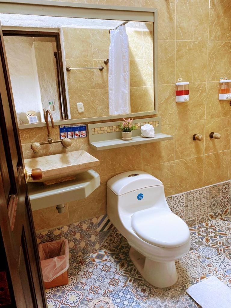 La Loma Hotel בריצ'ארה מראה חיצוני תמונה