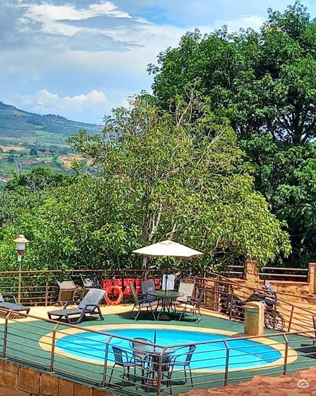 La Loma Hotel בריצ'ארה מראה חיצוני תמונה