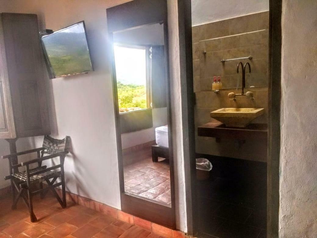 La Loma Hotel בריצ'ארה מראה חיצוני תמונה