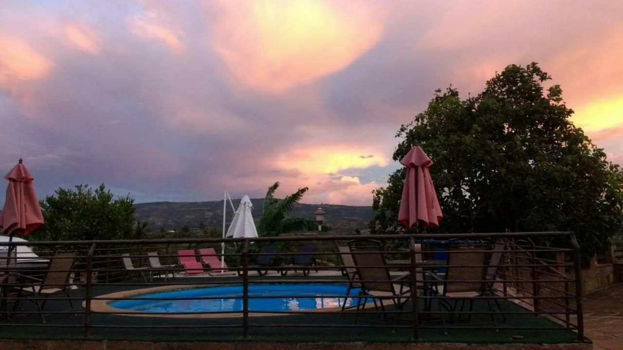 La Loma Hotel בריצ'ארה מראה חיצוני תמונה